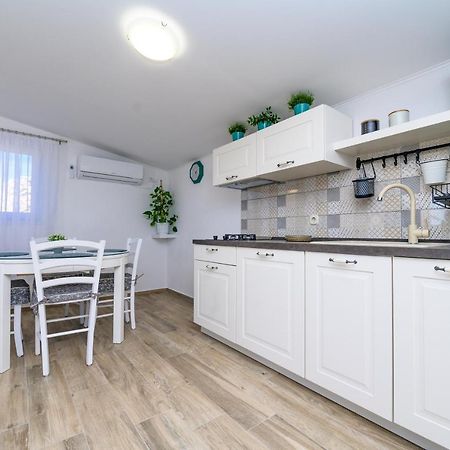 Krcina Holiday Home Црес Экстерьер фото