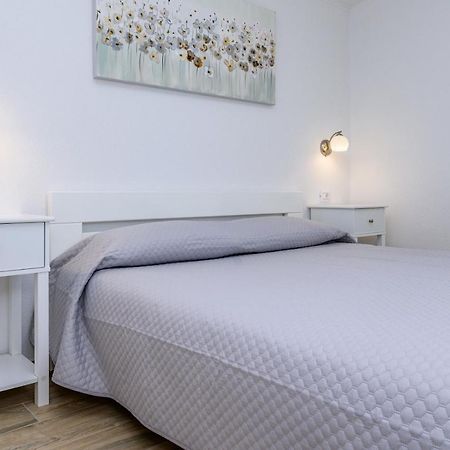 Krcina Holiday Home Црес Экстерьер фото