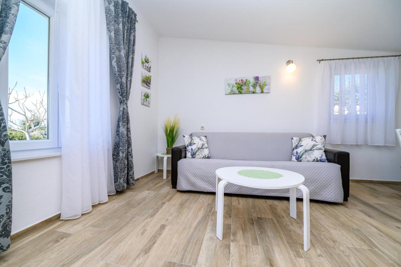 Krcina Holiday Home Црес Экстерьер фото